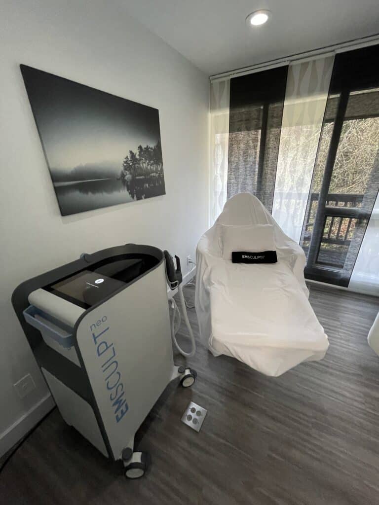 emsculpt machine at Glow Medispa Kirkland
